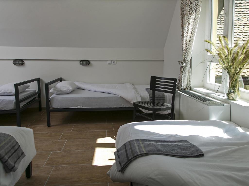 Varad INN Novi Sad Habitación foto